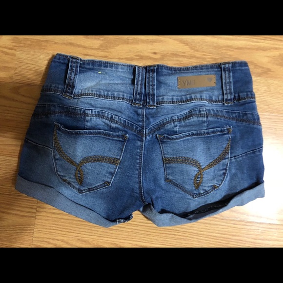 Slightly distressed jean shorts! - Picture 2 of 2